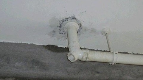 千万别再乱缠胶带了！上海水电工亲授：水管接头漏水的真正原因与2026年最新DIY修复方案